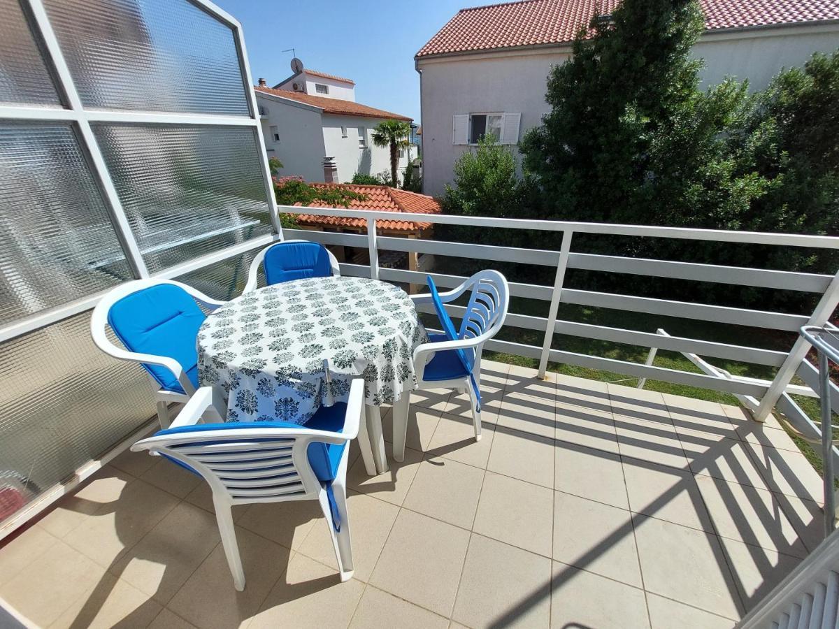 Apartments Neva & Neva Beach House Srima Exterior photo